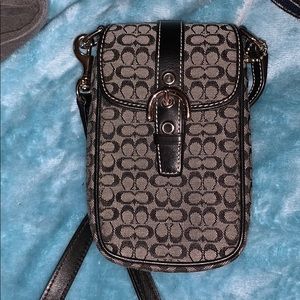 Coach Cross Body Pouch 🖤